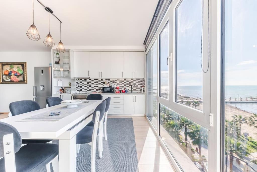 Seaview Luxury Suite By Ps Golem  Exteriör bild
